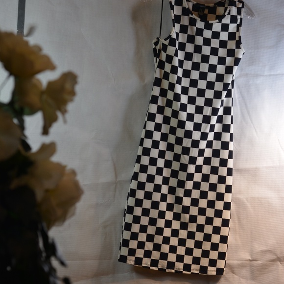 Black & White Checkered Shift Dress SZ M Forever 21 - Picture 2 of 8